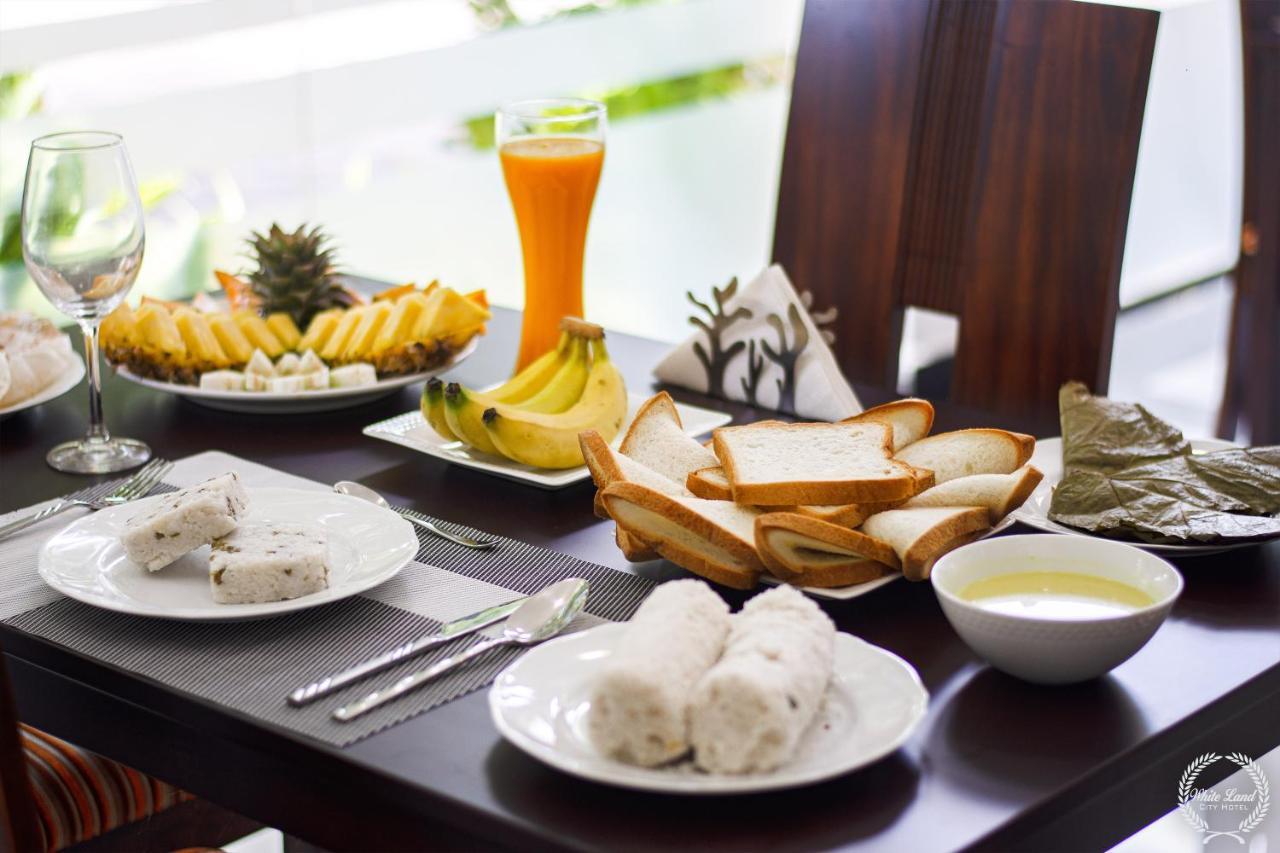 White Land City Hotel Дамбула Екстериор снимка