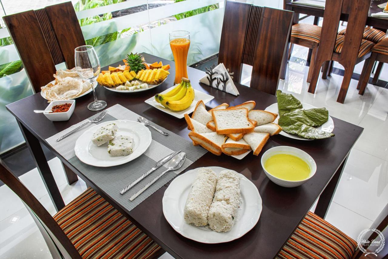 White Land City Hotel Дамбула Екстериор снимка