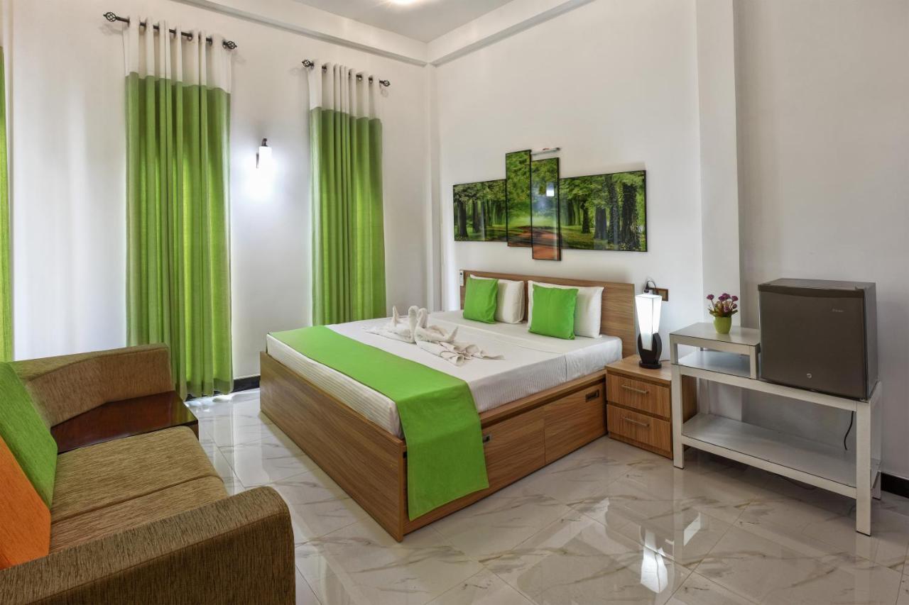 White Land City Hotel Дамбула Екстериор снимка