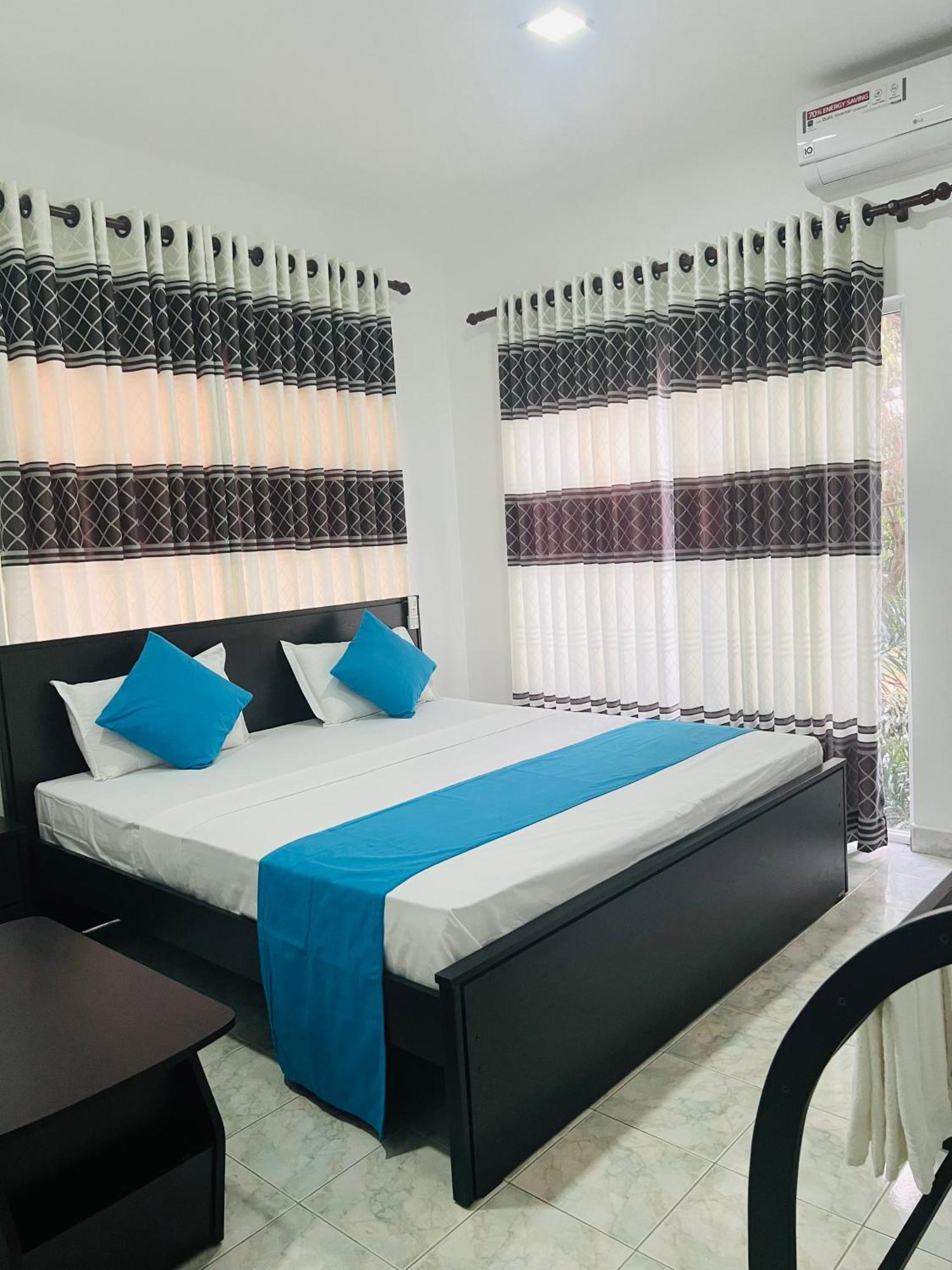 White Land City Hotel Дамбула Екстериор снимка
