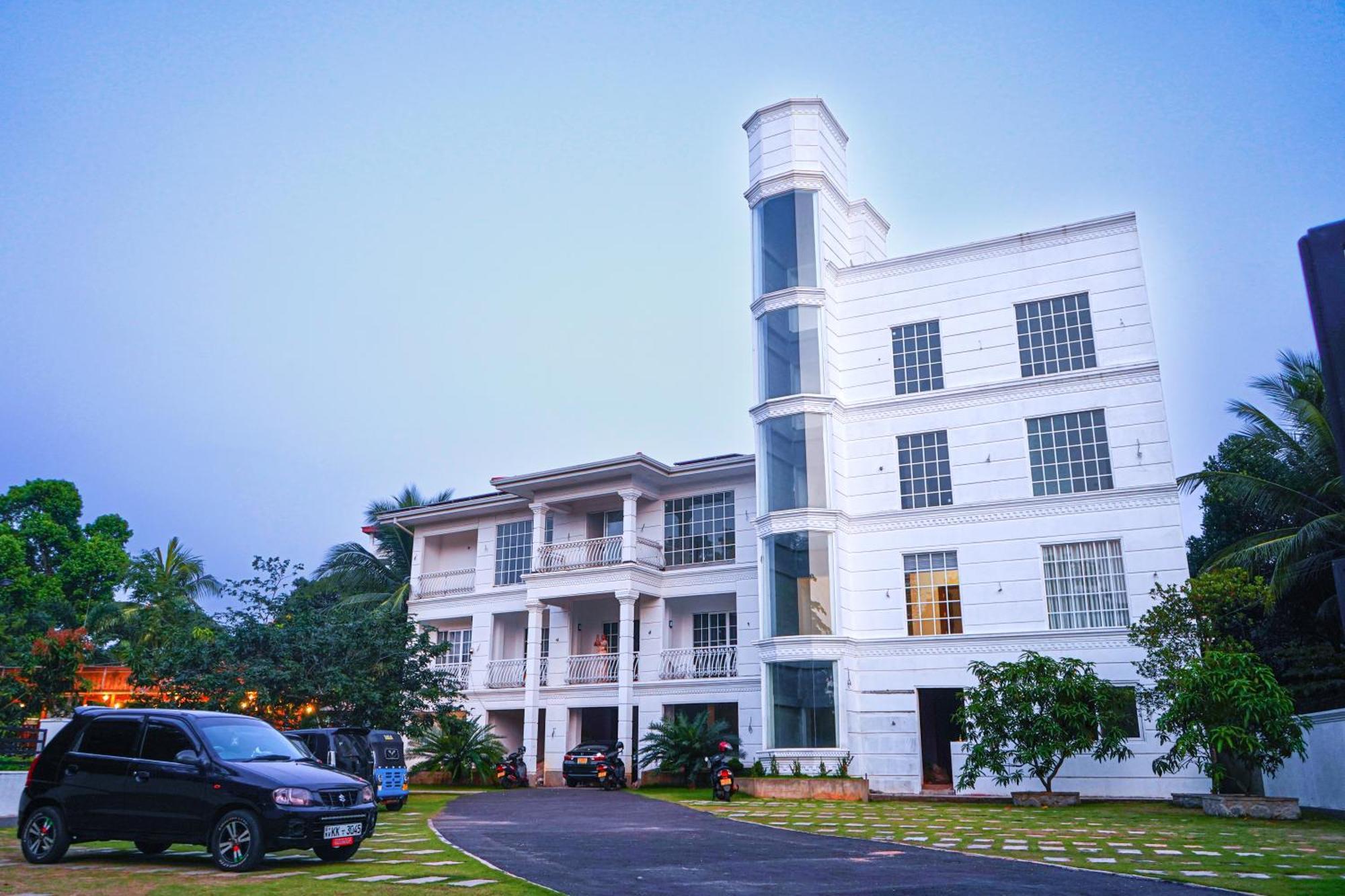White Land City Hotel Дамбула Екстериор снимка