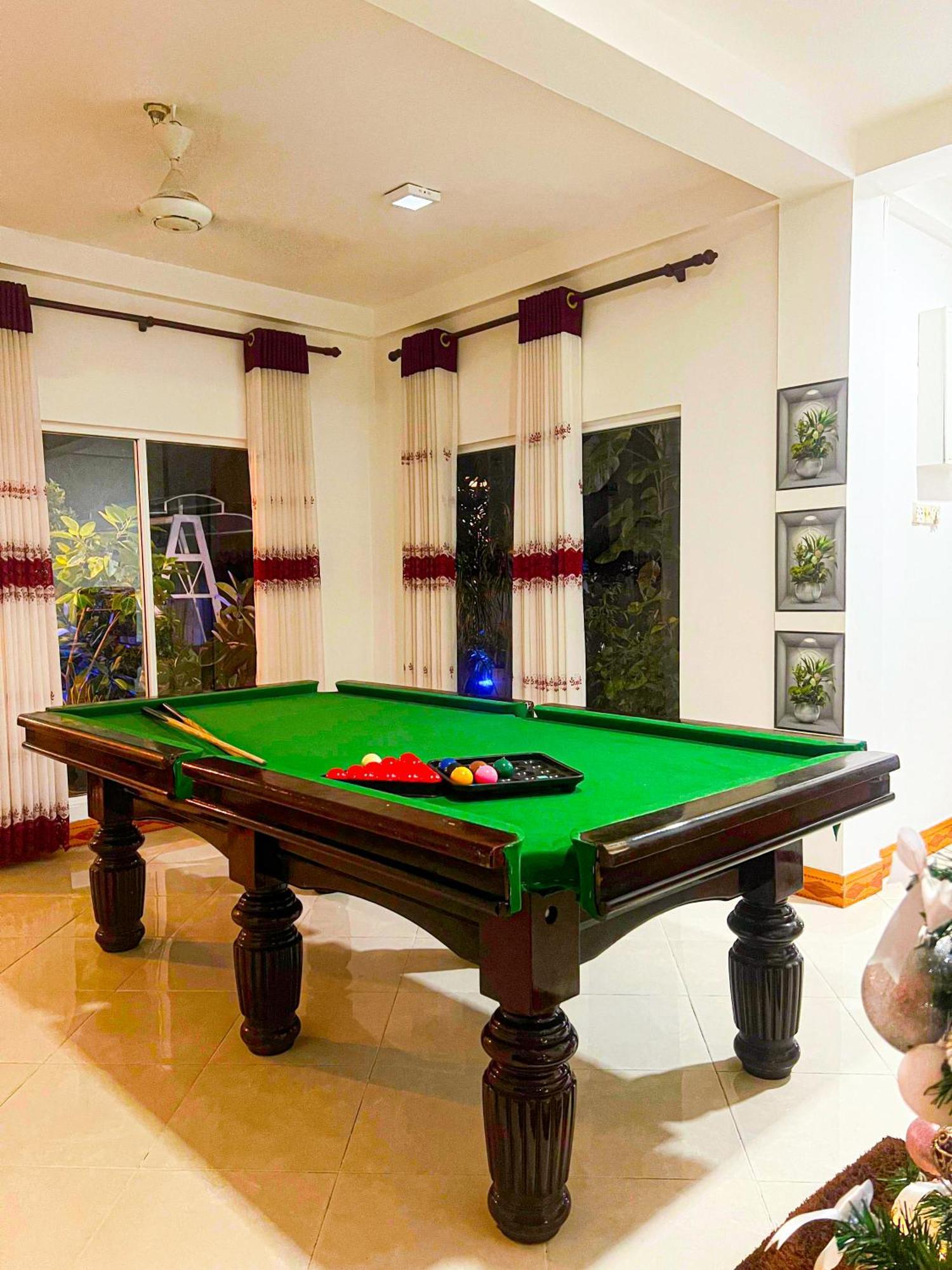 White Land City Hotel Дамбула Екстериор снимка